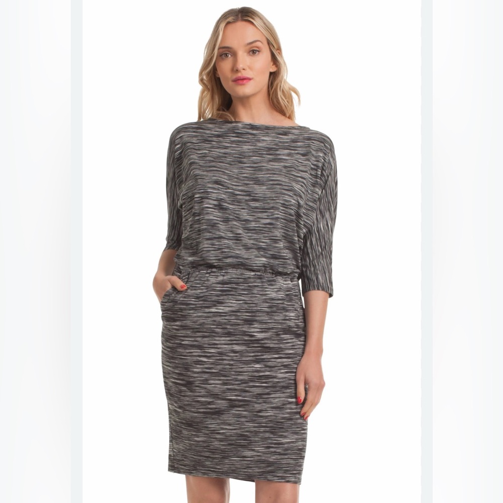 Trina Turk LA Lawson Abstract Slouchy Jersey Dress Medium Black Gray Midi Pocket